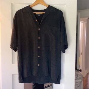 Sz.M Tommy Bahama black silk shirt